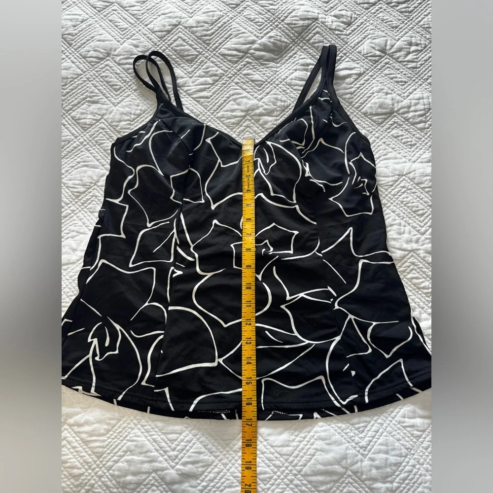 Miraclesuit Black and White Floral Tankini Top EUC 18W Resort Summer Swim